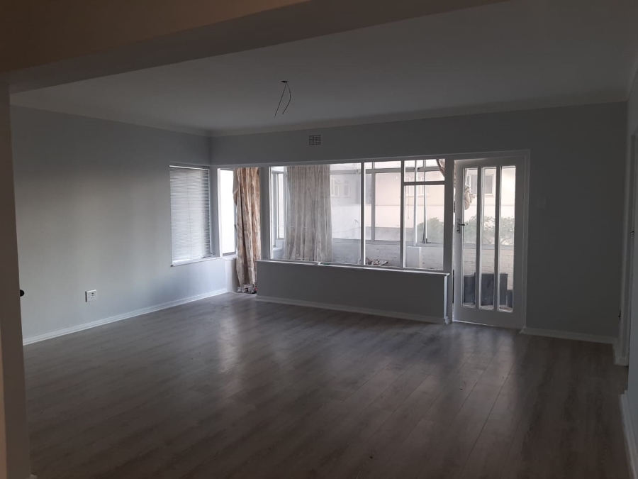 2 Bedroom Property for Sale in Mouille Point Western Cape